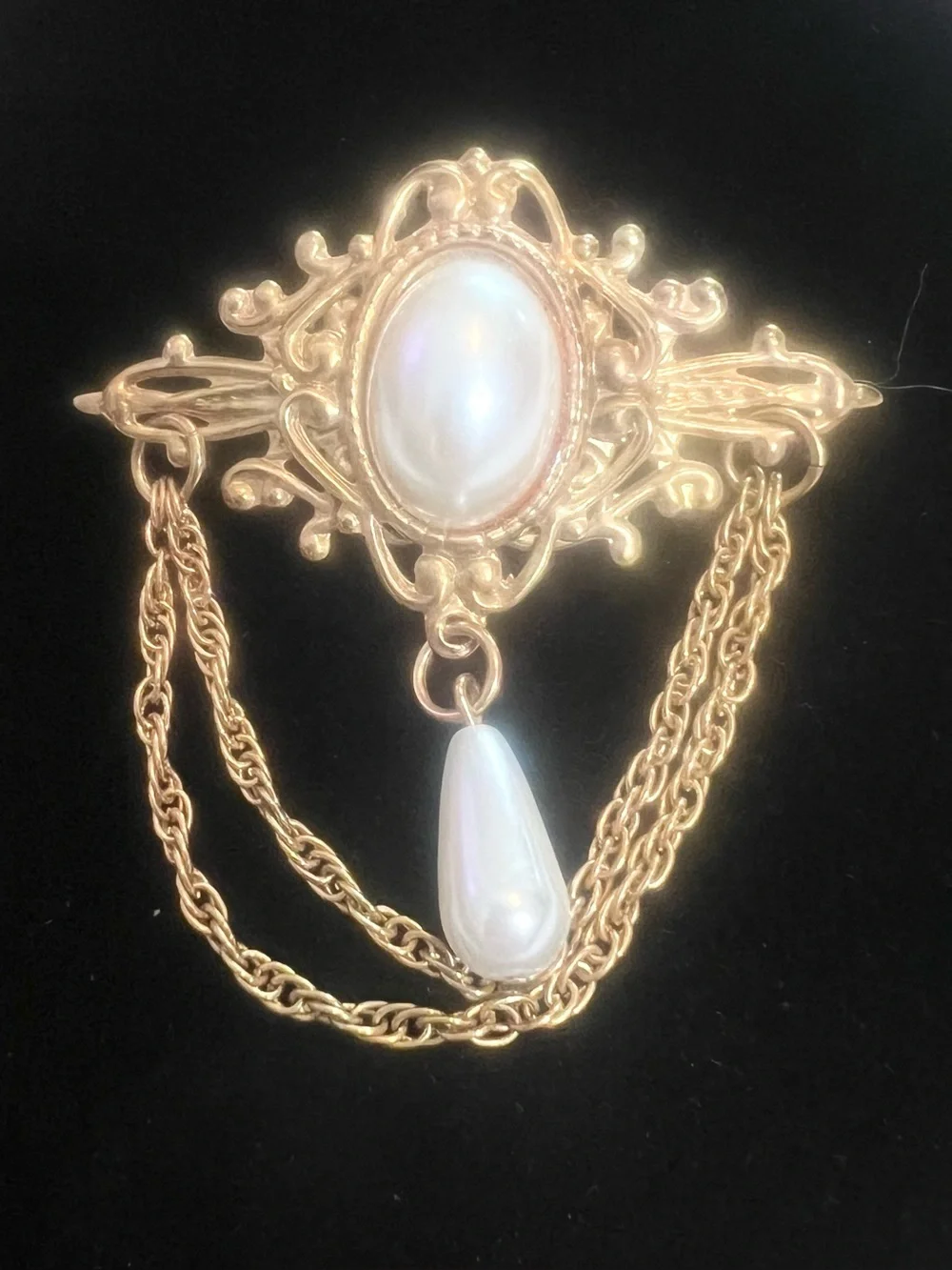 Vintage Gold Tone Faux Pearl Drop Brooch With Dangle And Chains